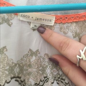 Coco & Jameson kimono